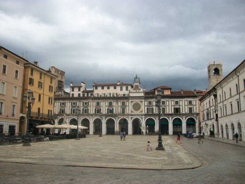 Brixia: Stones of Memory, Brescia of Rain Brixia: Stones of Memory, Brescia of Rain